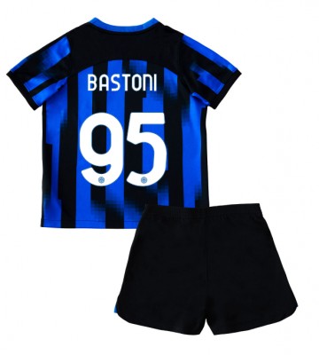 Inter Milan Alessandro Bastoni #95 Hemmaställ Barn 2023-24 Kortärmad (+ Korta byxor)